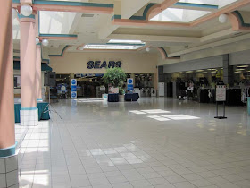 bradley square mall shoe stores