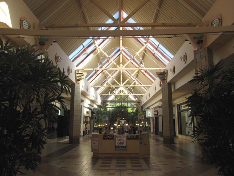 Sky City: Retail History: The Mall at Shelter Cove: Hilton Head Island, SC