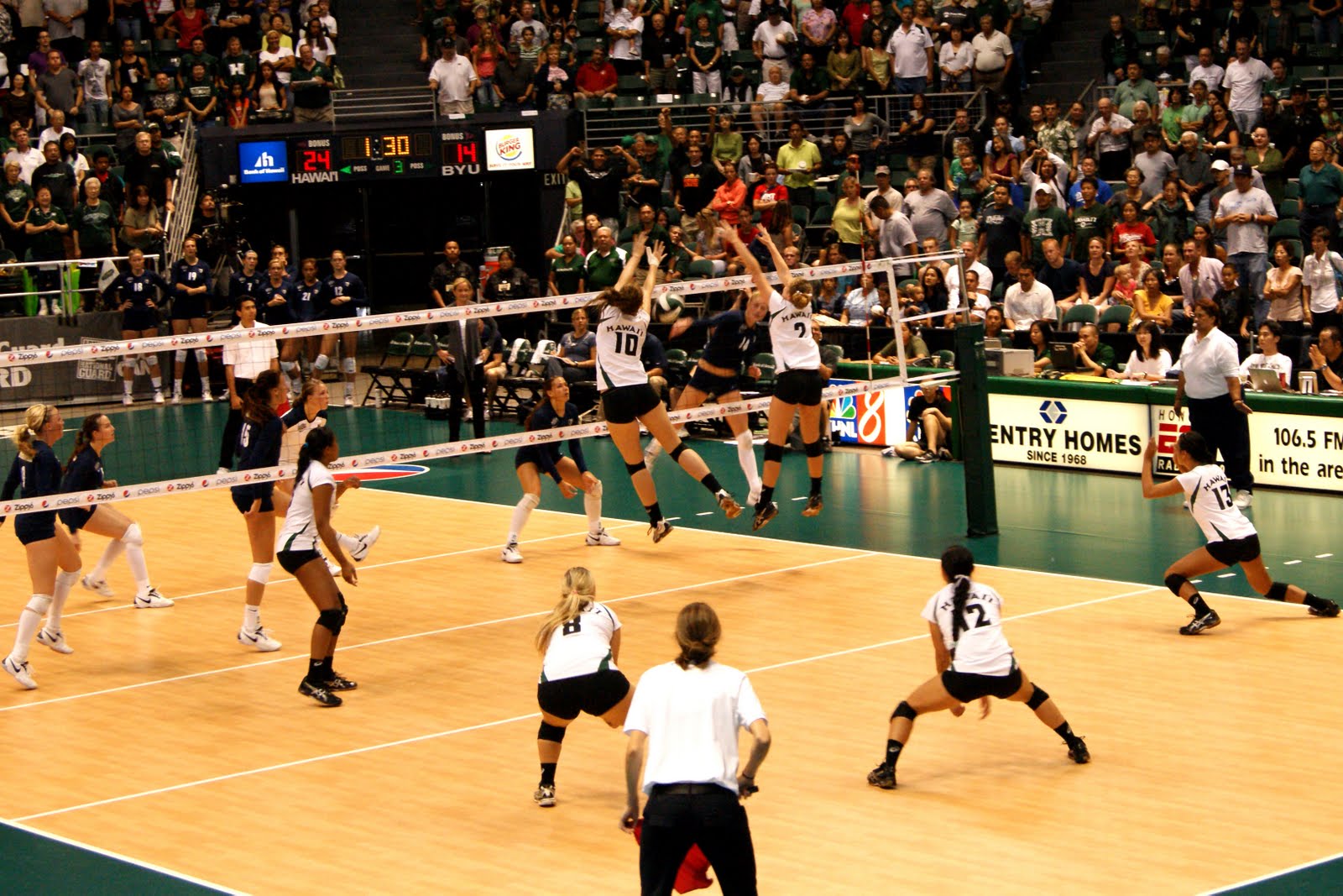 Aliamanu's Young Voices BGCH Cheers on UH Wahine Volleyball