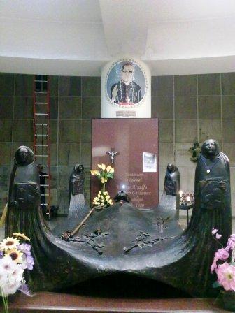 Tumba Monseñor Romero, Arzobispo de San Salvador, criptas de catedral Tumba Monseñor Romero