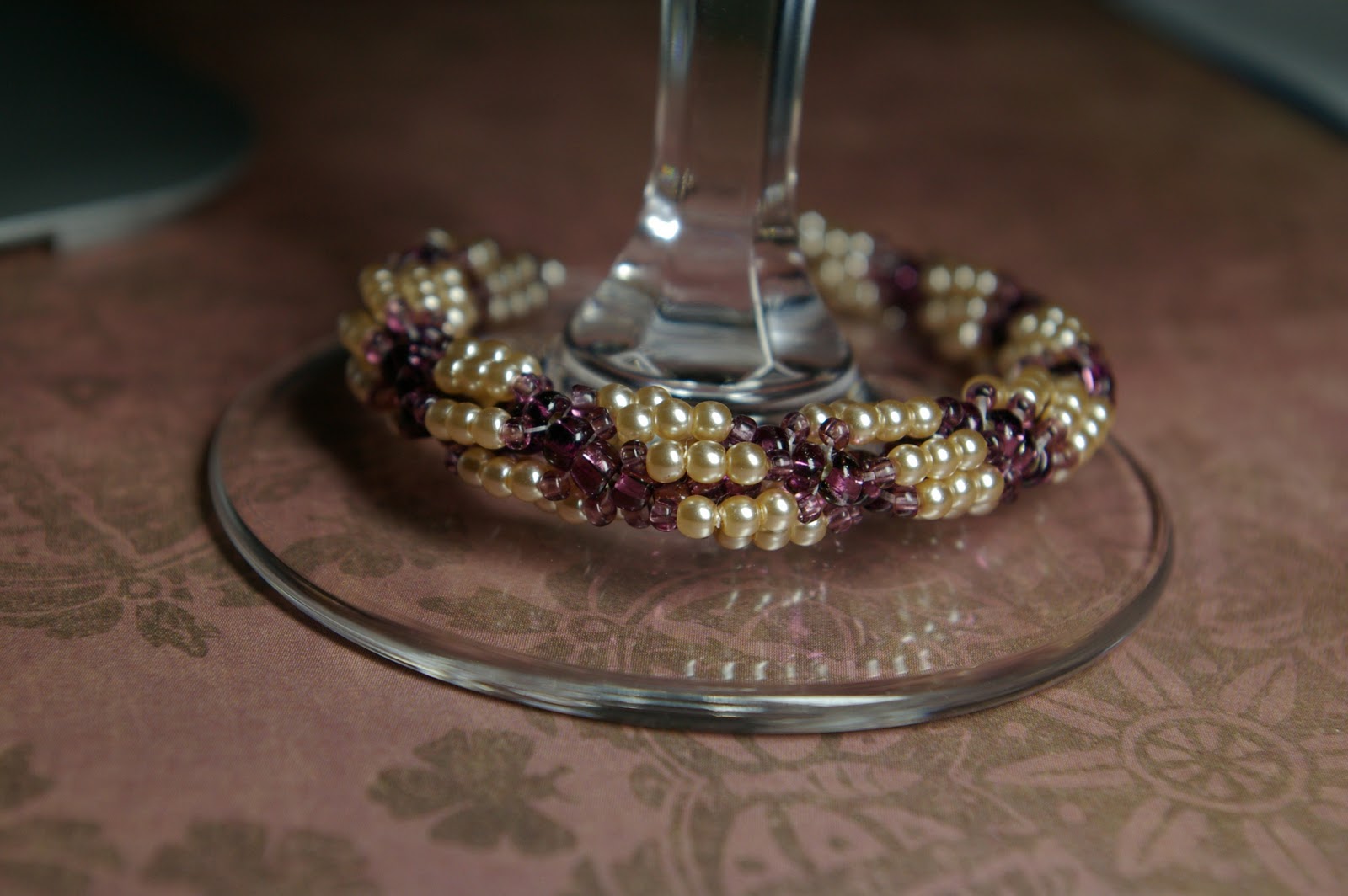 Lot Vintage De Bijoux Fantaisie - À Porter, Détourner Ou Restaurer - Occasion