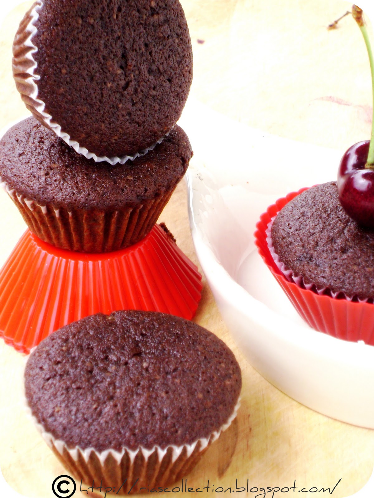 Ria's Collection CHOCOLATE FUDGE CUPCAKES