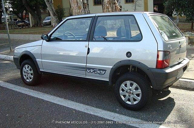 Fiat Uno Mille Way Economy 2009 lateral traseira