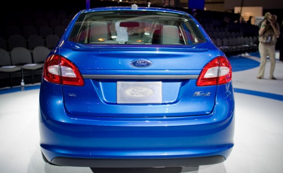 Novo Fiesta Sedan  2011 - azul - lanternas traseiras