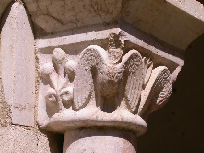 Abbazia Avril de Saint Genis :capitello stemma Federico II
