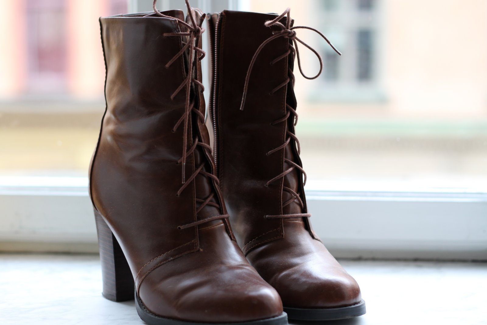 Stina's Vintage Store: Brown autumn boots