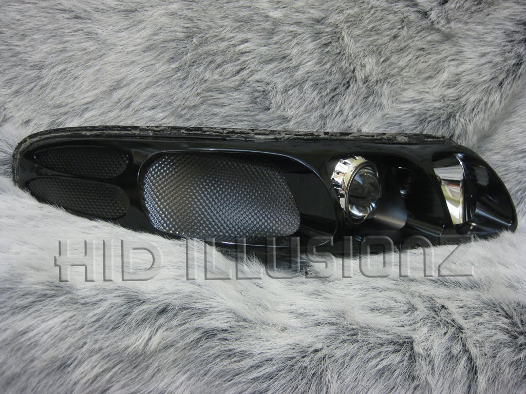 HID ILLUSIONZ Pontiac Bonneville Custom LED FX35 E46 HID Projector Retrofit Headlights