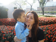 Meu meninão mais lindoooooo.....também só tem eu mamãe!! rsrsrs
