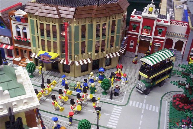 [lego_disneyland_4.jpg]