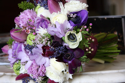 https://4.bp.blogspot.com/_UnHZfyOYACc/Sb5uKKHjC5I/AAAAAAAAFiY/oSC3b5B1rqE/s400/Wedding+Bouquet+in+indigo+&+Violet.JPG
