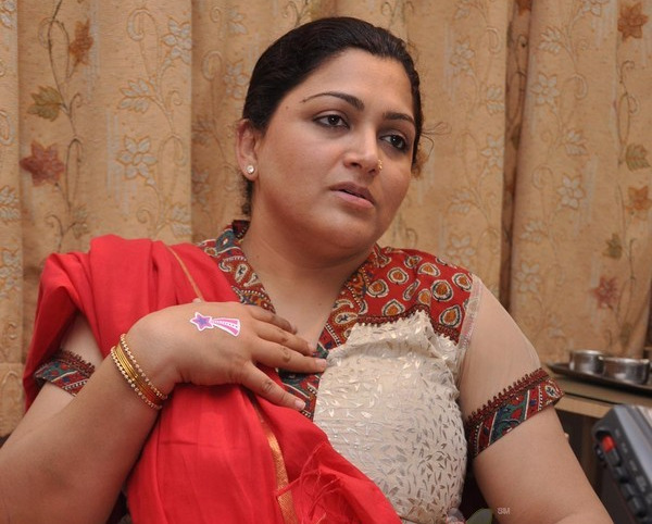 http://4.bp.blogspot.com/_Uno_emuDLJc/S9-oWuKIm4I/AAAAAAAAE-k/xCFkTUKYs-8/s1600/kushboo-press-meet.jpg