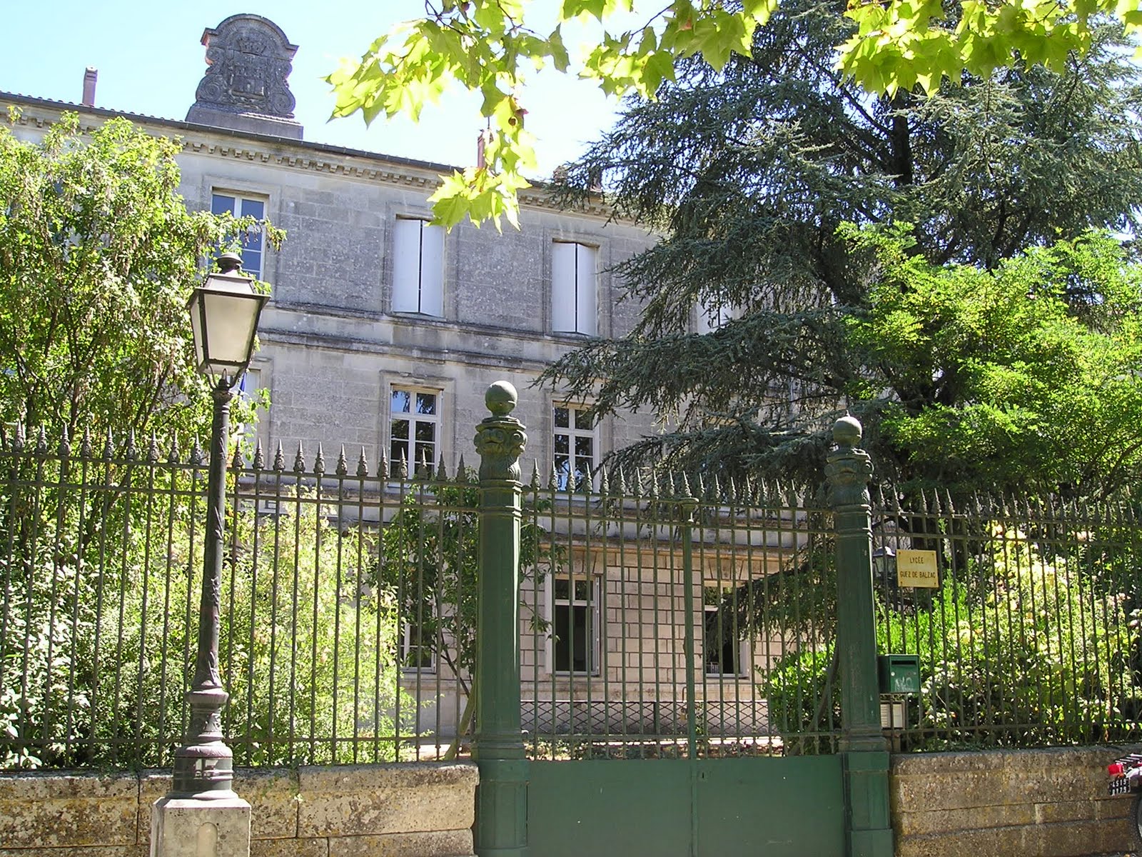 [Angoulême+31+août+2009+lycée+Guez+de+Balzac.JPG]