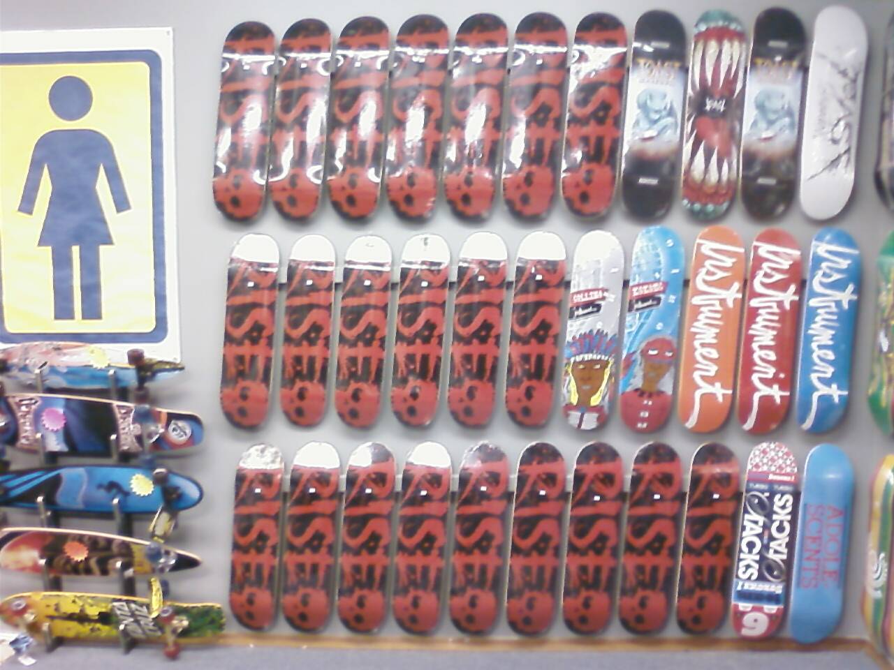 RISE SKATEBOARD SHOP December 2010