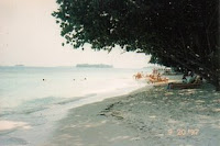Sunbathing, Pantai di Pulau Sepa
