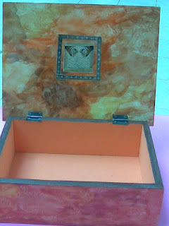 Ventana artesanal: Cajas de madera decoradas para todo uso.