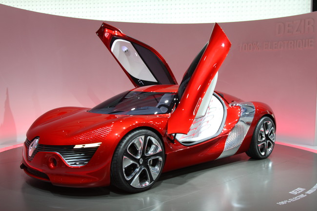 Машина Renault DEZIR