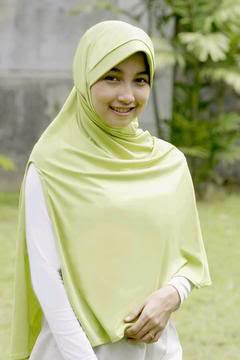 November 2010Cewek dengan Jilbab Itu Seksi bugil narsis nakal dan menggoda