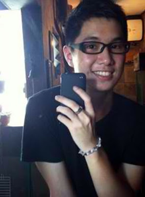 Guys With Glasses: Guys With iPhones