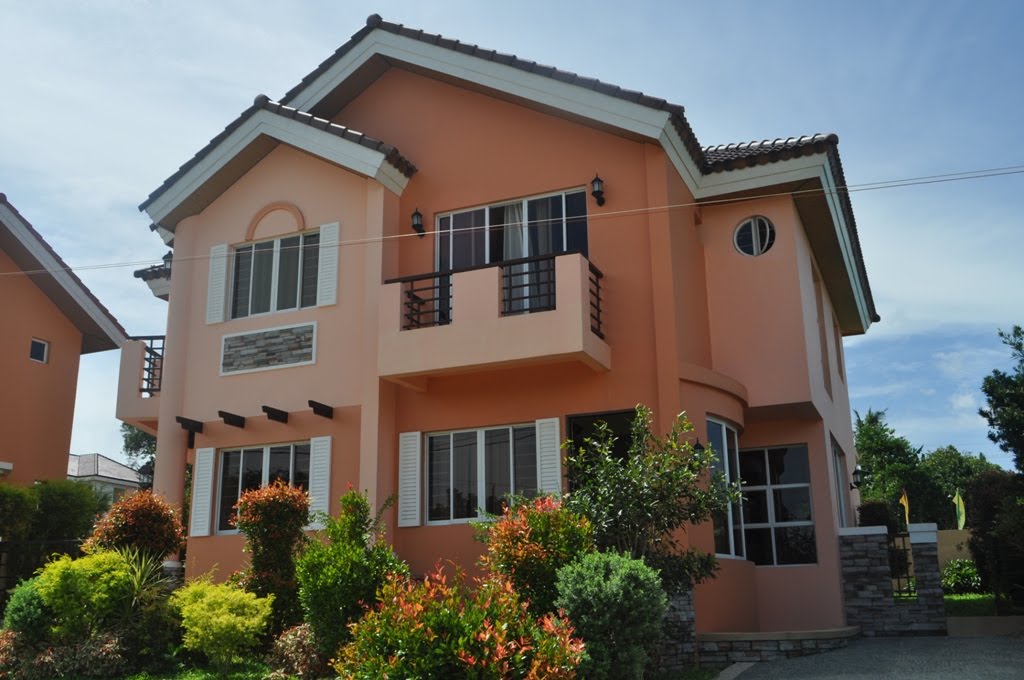Philippine Real Estate: TAGAYTAY BRANDNEW HOUSE and LOT FOR SALE