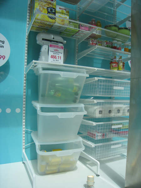 [VITRINE+CONTAINER.JPG]