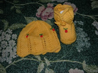 cappellino scarpine cappello neonato maglia ferri lana