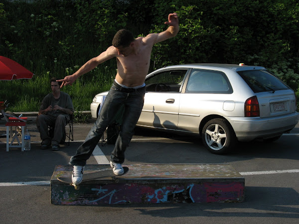 Poly Feeble on Box Stade