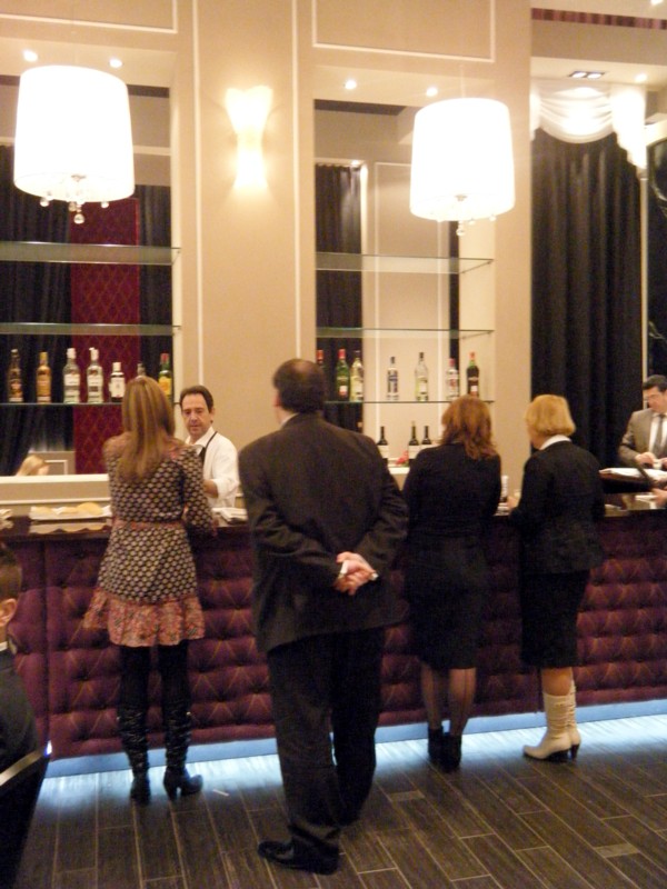 [booth_bar.jpg]