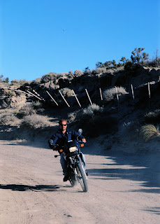 Avemtura en Moto en el camino a la lobería de Punta Pirámides Avemtura en Moto en el camino a la lobería de Punta Pirámides