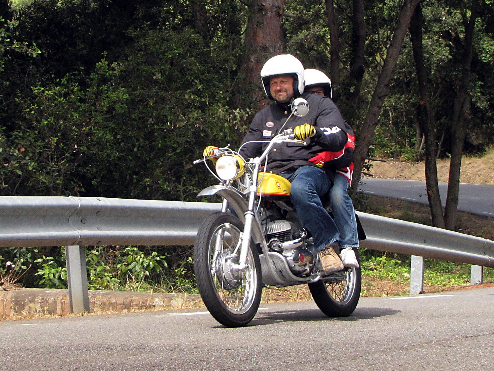 [IMG_2702.JPG]