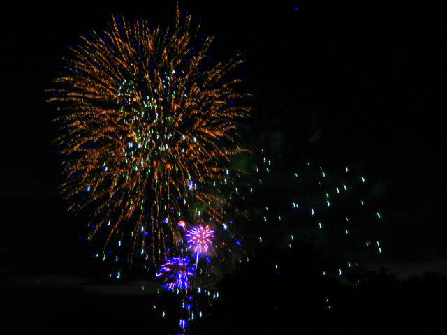 [fireworks+031.jpg]