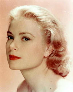 http://4.bp.blogspot.com/_Vr1fAdYZWbQ/SKULkQtLaZI/AAAAAAAAAOQ/DhHvpCLdK0A/s320/Grace-Kelly-Photograph-C12150151.jpeg