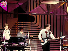 EN UNA PRESENTACIÓN EN LOS AÑOS 80s