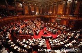 ecco quanti sono i politici italiani dati e stipendi