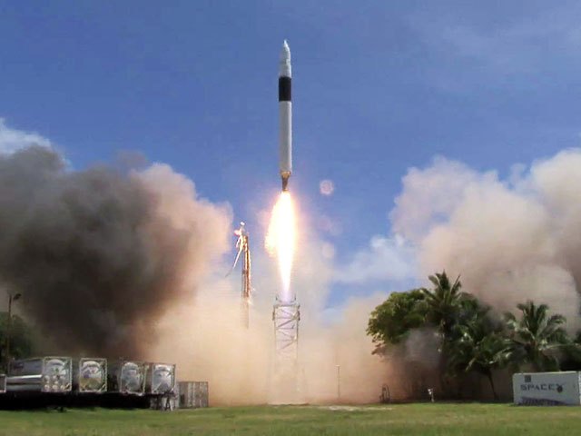 [spacex4liftoff.jpg]