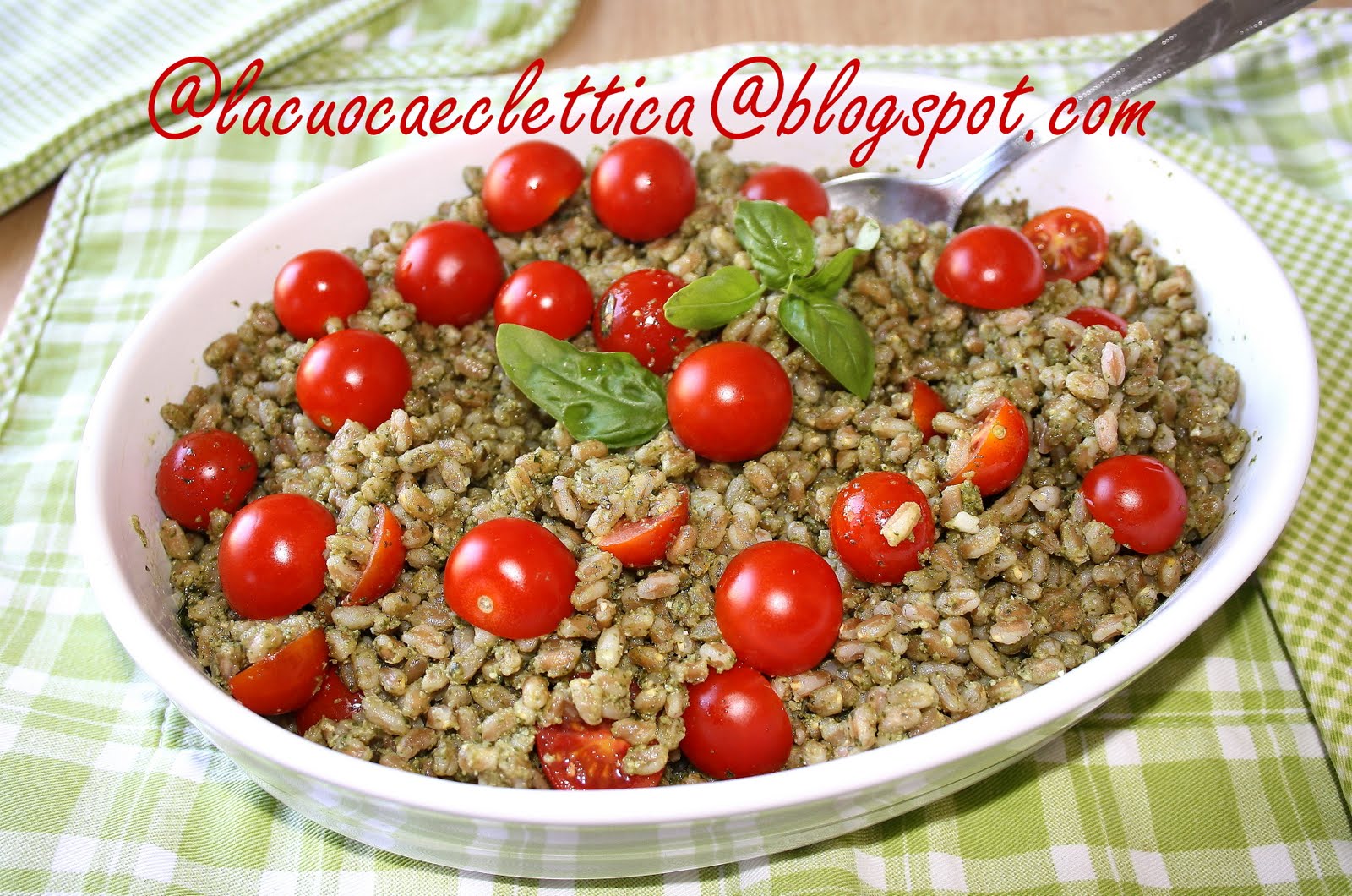 Farro al pesto e pomodorini di Pachino la cuoca eclettica