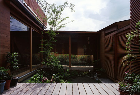 [house-in-wakaura-by-archivi-architects-associates4.jpg]