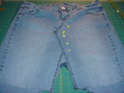 Hazelruthes's: Turn Old Jeans Into A Skirt Tutorial