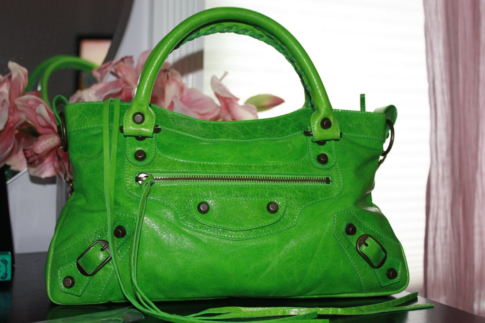 balenciaga apple green