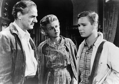 Karl Malden, Angela Lansbury y Brandon De Wilde en Su propio infierno (1962)