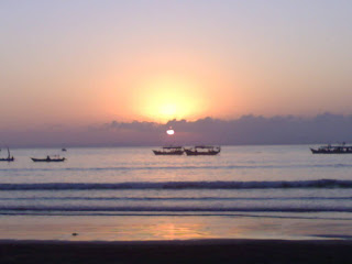 foto sunset di obyek wisata pantai pangandaran