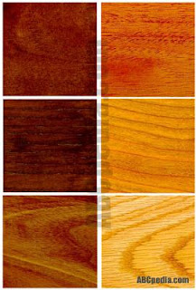 Madera de caoba de color marrón rojizo intenso con una textura de