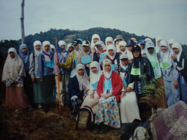 Foto di atas bukit Sedau KRISTAL 2002