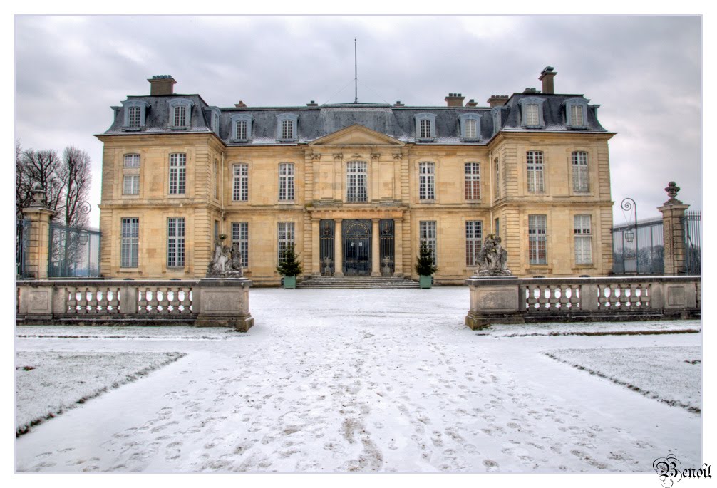 [Château+Champs+sur+Marne_09+01+10_0232_3_4_HDR_modifié-1.jpg]