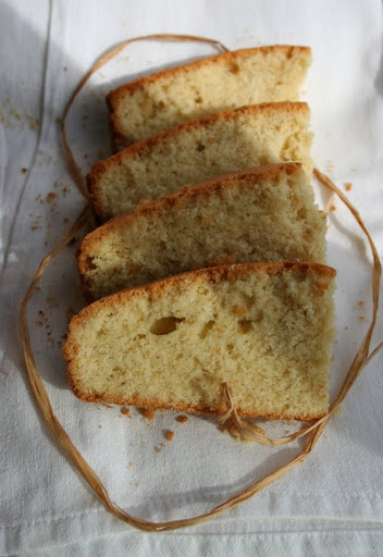 Migdałowa babka maślana