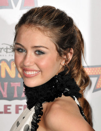 isimez miley cyrus outfits