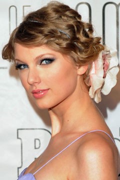 Taylor Swift Natural Hair, Long Hairstyle 2011, Hairstyle 2011, New Long Hairstyle 2011, Celebrity Long Hairstyles 2041