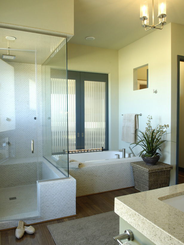 [hgtv+dream+home--master+bath.jpg]