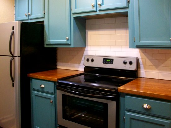 [kitchen+backsplash+stove+side.jpg]