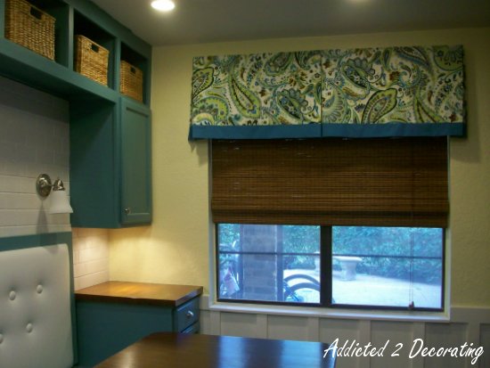 [eating+area+with+valance+3.jpg]