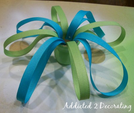 [diy+ribbon+and+burlap+tassel+9.jpg]